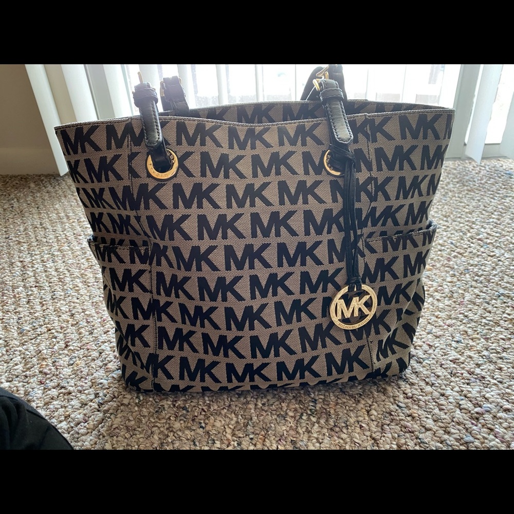 Michael Kors purse / TOTE - Picture 1 of 5